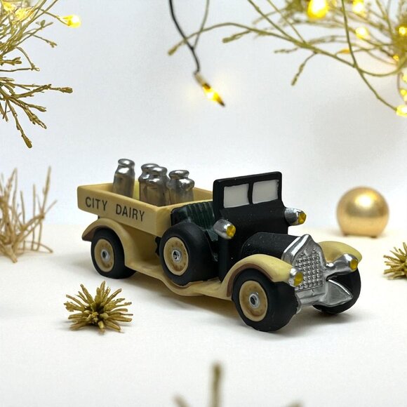 Dept 56 Transport - Dairy Truck, Christmas in the City Loose Figurine from 1988 - Picture 1 of 7